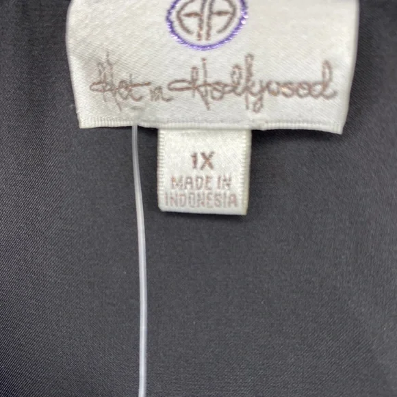 NWT Hot in Hollywood Solid Black Cold Shoulder Blouse Size 1X‎ - Picture 5 of 7